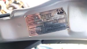 Alfa Romeo 147 2.0 Twin Spark 16V Épave (2007, Gris)