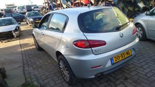 Alfa Romeo 147 2.0 Twin Spark 16V Épave (2007, Gris)