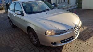 Alfa Romeo 147 2.0 Twin Spark 16V Épave (2007, Gris)