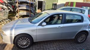 Alfa Romeo 147 2.0 Twin Spark 16V Épave (2007, Gris)