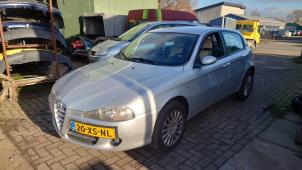 Alfa Romeo 147 2.0 Twin Spark 16V Épave (2007, Gris)