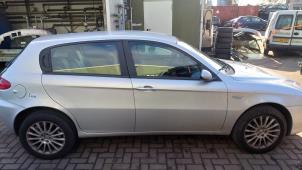 Alfa Romeo 147 2.0 Twin Spark 16V Épave (2007, Gris)