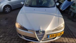 Alfa Romeo 147 2.0 Twin Spark 16V Épave (2007, Gris)