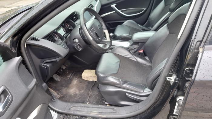 Citroen C5 III Tourer 1.6 16V THP 155 Épave (2011, Noir)