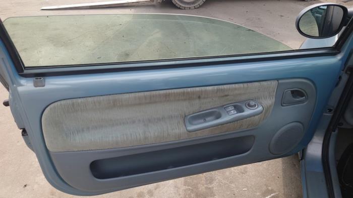 Renault Twingo 1.2 Skrotfordon (2002, BLAUW)
