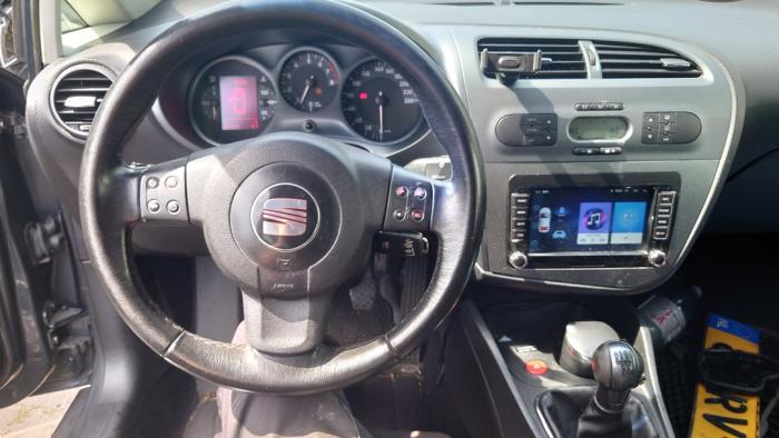 Seat Leon 2.0 FSI 16V Épave (2005, Gris)