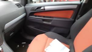 Opel Zafira 2.2 16V Direct Ecotec Samochód złomowany (2006, Szary)