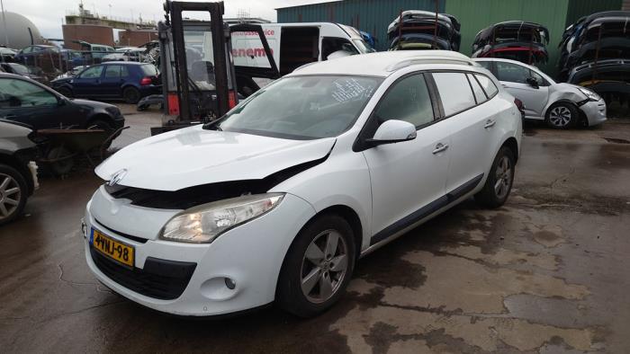 Renault Megane III Grandtour 1.5 dCi 110 Épave (2011, Blanc)