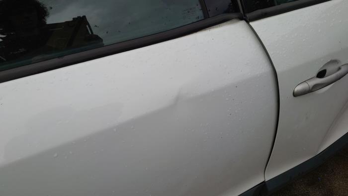 Renault Megane III Grandtour 1.5 dCi 110 Épave (2011, Blanc)