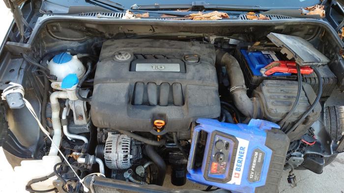 Volkswagen Touran 1.6 Épave (2007, Bleu)