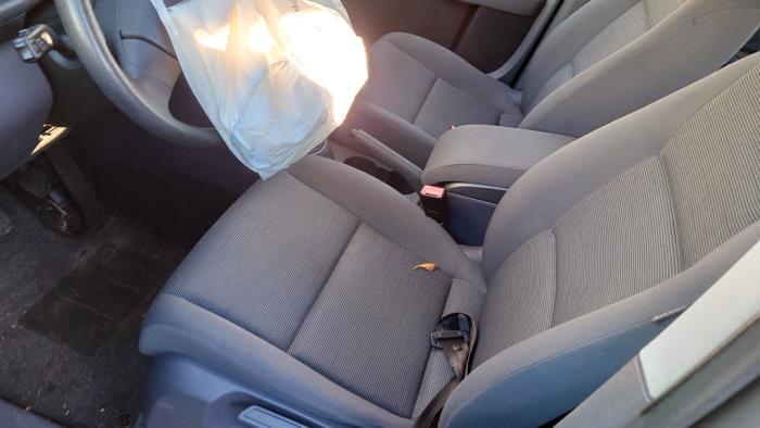 Volkswagen Touran 1.6 Épave (2007, Bleu)