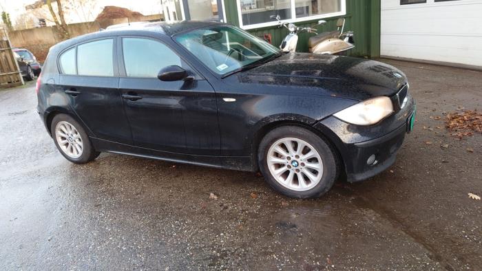 BMW 1 serie 118d 16V Épave (2004, Noir)