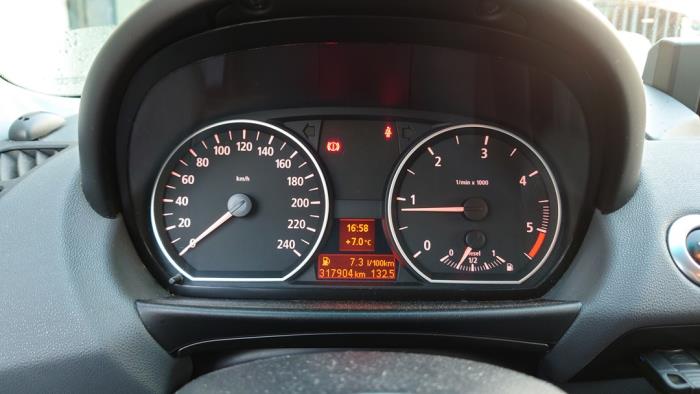 BMW 1 serie 118d 16V Épave (2004, Noir)