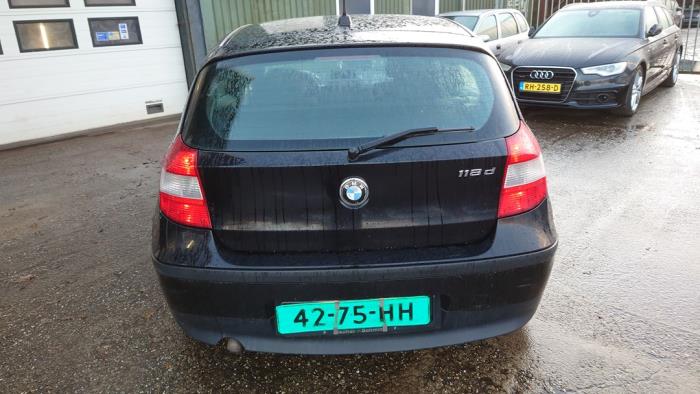 BMW 1 serie 118d 16V Épave (2004, Noir)