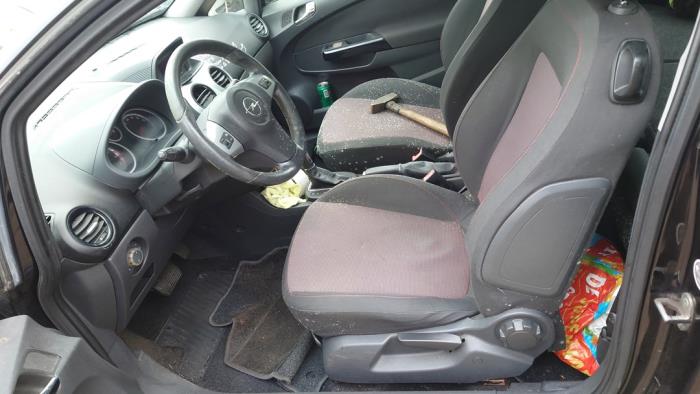 Opel Corsa D 1.4 16V Twinport Épave (2007, Noir)