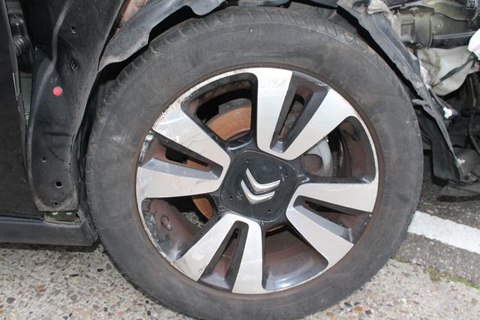Citroen C3 1.2 Vti 12V PureTech Épave (2017, Noir)