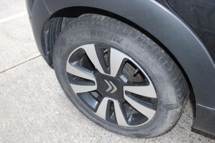 Citroen C3 1.2 Vti 12V PureTech Épave (2017, Noir)