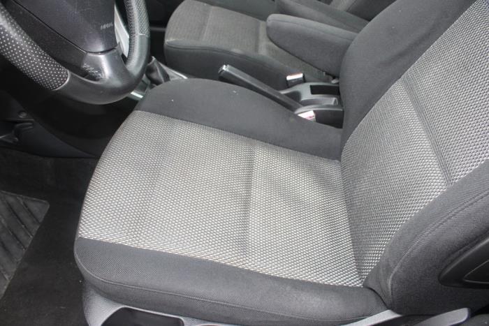 Peugeot 307 SW 1.6 16V Samochód złomowany (2006, Szary)