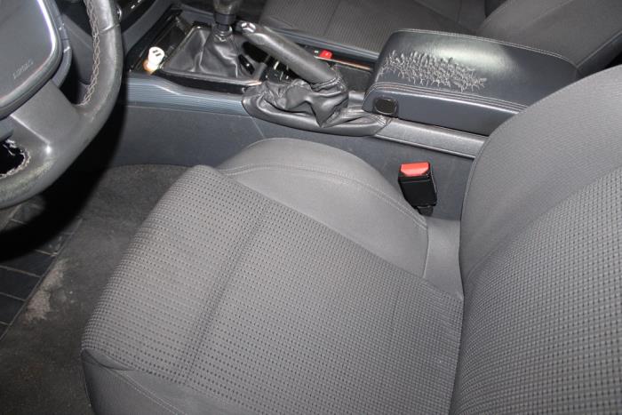 Peugeot 508 SW 2.0 HDiF 16V Samochód złomowany (2013, Szary)