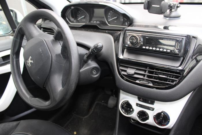Peugeot 208 I 1.0 Vti 12V PureTech Samochód złomowany (2016, Czarny)