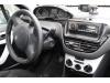 Peugeot 208 I 1.0 Vti 12V PureTech Samochód złomowany (2016, Czarny)