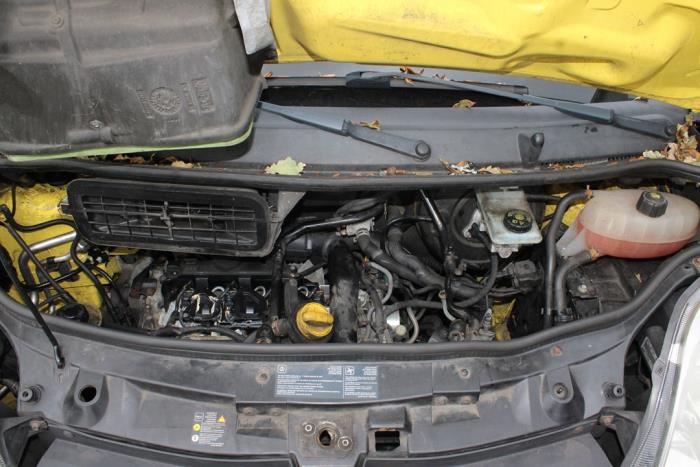 Opel Vivaro 2.0 CDTI Samochód złomowany (2011, Granit)
