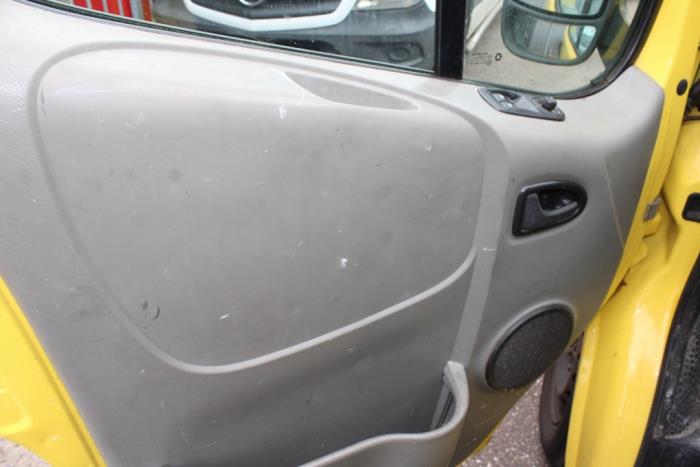 Opel Vivaro 2.0 CDTI Samochód złomowany (2011, Granit)