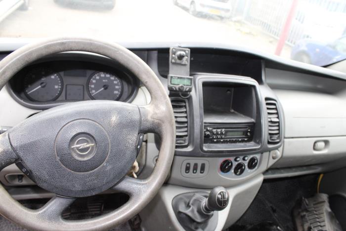 Opel Vivaro 2.0 CDTI Samochód złomowany (2011, Granit)
