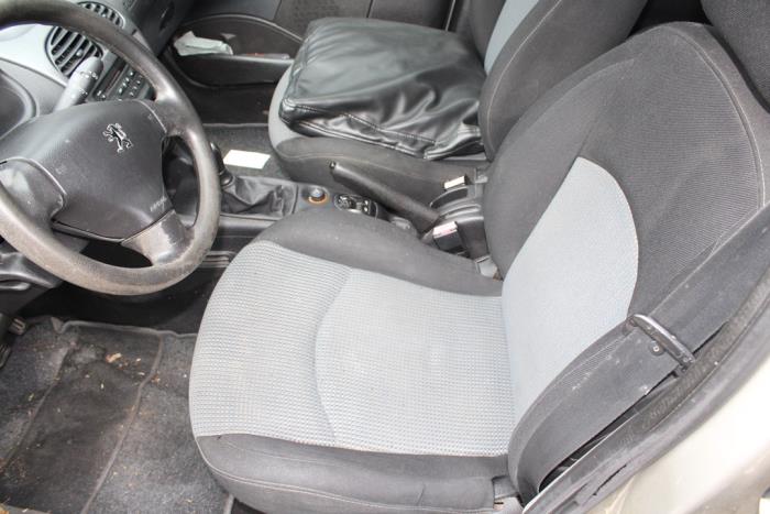 Peugeot 206 SW 1.4 Samochód złomowany (2005, Szary)
