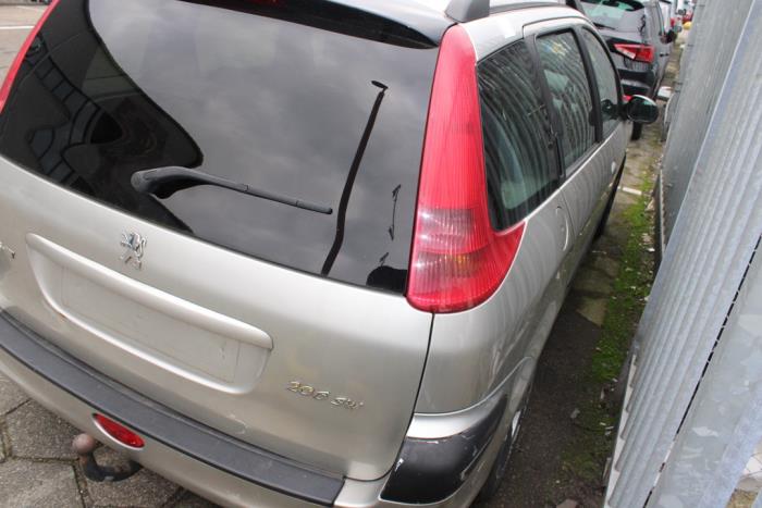 Peugeot 206 SW 1.4 Samochód złomowany (2005, Szary)