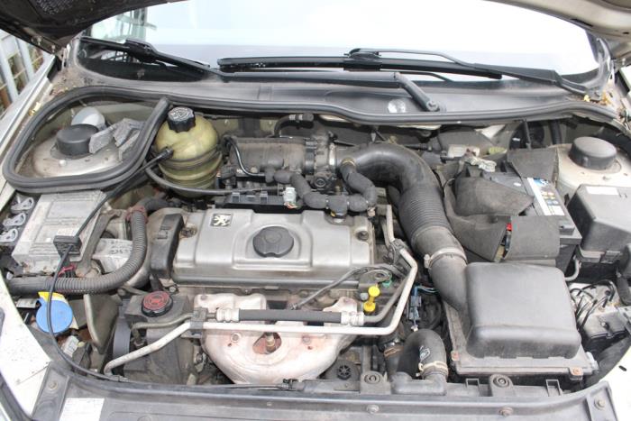 Peugeot 206 SW 1.4 Samochód złomowany (2005, Szary)
