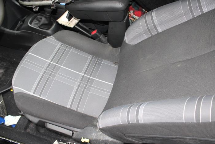Peugeot 108 1.0 12V Samochód złomowany (2018, Czarny)