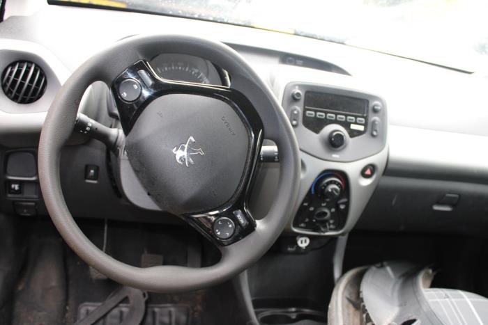 Peugeot 108 1.0 12V Samochód złomowany (2018, Czarny)