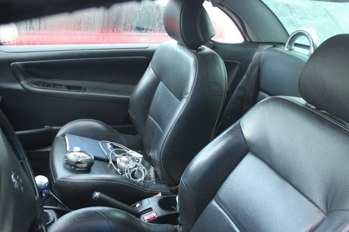 Peugeot 207 CC 1.6 16V THP Épave (2007, Bleu)
