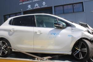 Peugeot 208 I 1.2 12V e-THP PureTech 110 Vehículo de desguace (2017, Blanco)