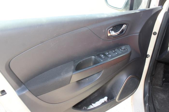 Renault Captur I 1.2 TCE 16V EDC Vehículo de desguace (2016, Beige)