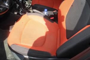 Renault Captur I 1.2 TCE 16V EDC Vehículo de desguace (2016, Beige)