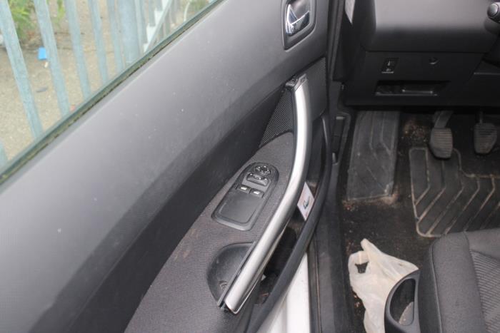 Peugeot 308 SW 1.4 VTI 16V Vehículo de desguace (2009, Blanco)