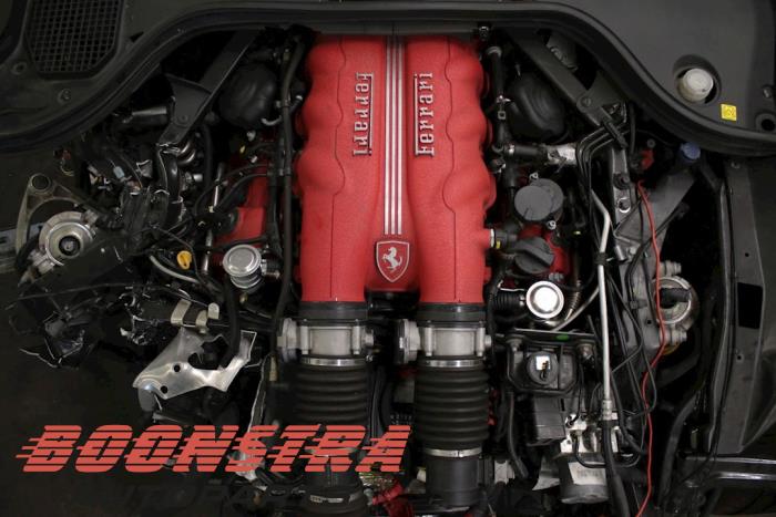 Ferrari California 4.3 V8 32V Samochód złomowany (2012, Czarny)
