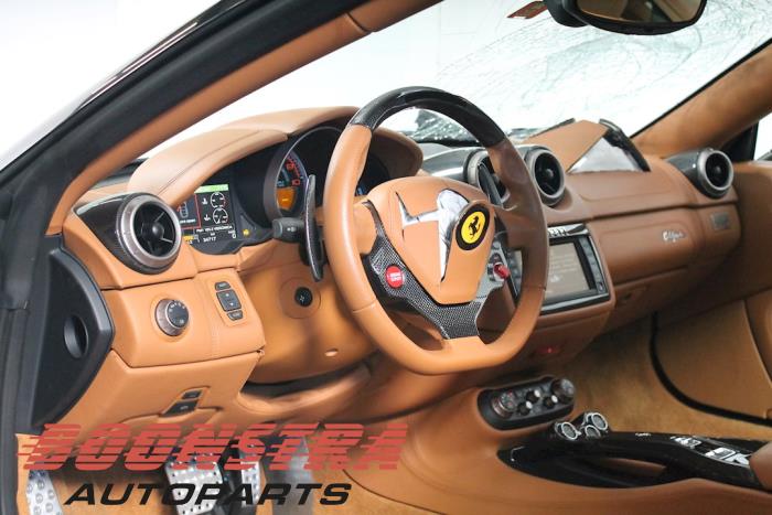 Ferrari California 4.3 V8 32V Vehículo de desguace (2012, Negro)
