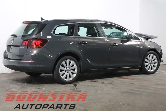 Opel Astra J Sports Tourer Pd8 Pe8 Pf8 1 7 Cdti 16v Salvage Year Of Construction 13 Colour Gray Proxyparts Com