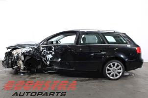 Audi A4 Avant 2.7 TDI V6 24V Épave (2006, Noir)
