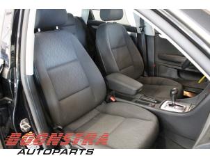 Audi A4 Avant 2.7 TDI V6 24V Épave (2006, Noir)