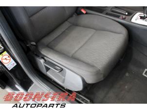Audi A4 Avant 2.7 TDI V6 24V Épave (2006, Noir)