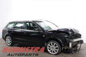 Audi A4 Avant 2.7 TDI V6 24V Épave (2006, Noir)