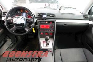 Audi A4 Avant 2.7 TDI V6 24V Épave (2006, Noir)