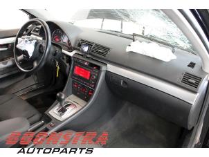 Audi A4 Avant 2.7 TDI V6 24V Épave (2006, Noir)
