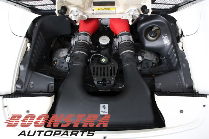 Ferrari 458 Spider 4.5 V8 32V DCT Samochód złomowany (2012, Bialy)