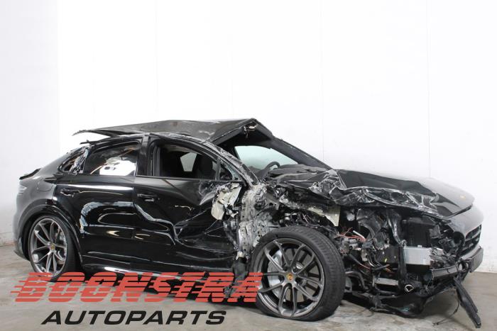 Porsche Cayenne Coupe 3.0 V6 24V Turbo Vehículo de desguace (2019, Negro)