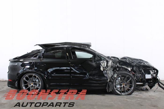 Porsche Cayenne Coupe 3.0 V6 24V Turbo Vehículo de desguace (2019, Negro)